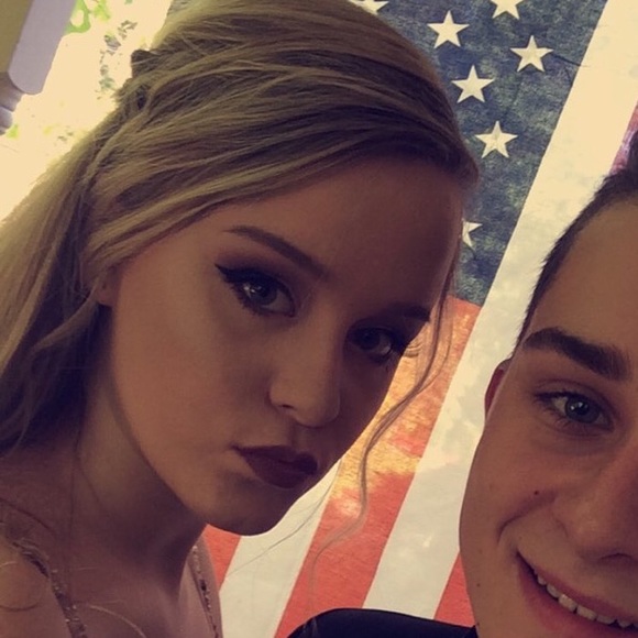 Meet your Posher, Paris - Picture 1 of 1